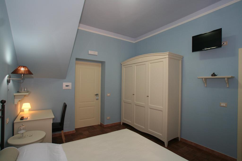 Casa Levante Oliveri Zimmer foto