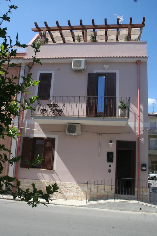 Casa Levante Oliveri Exterior foto